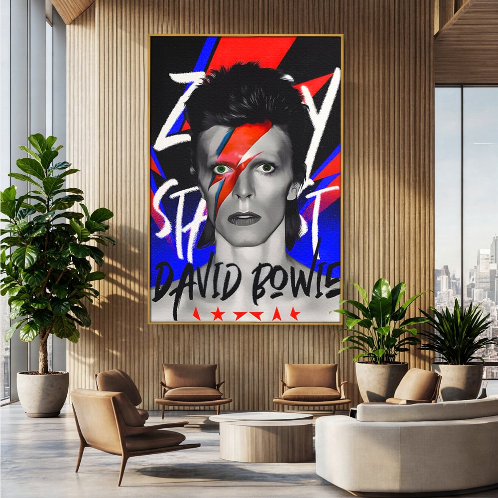 Tablou canvas cu tablou portret david bowie cu fulger, in rama de aluminiu auriu, pe perete intr-un birou